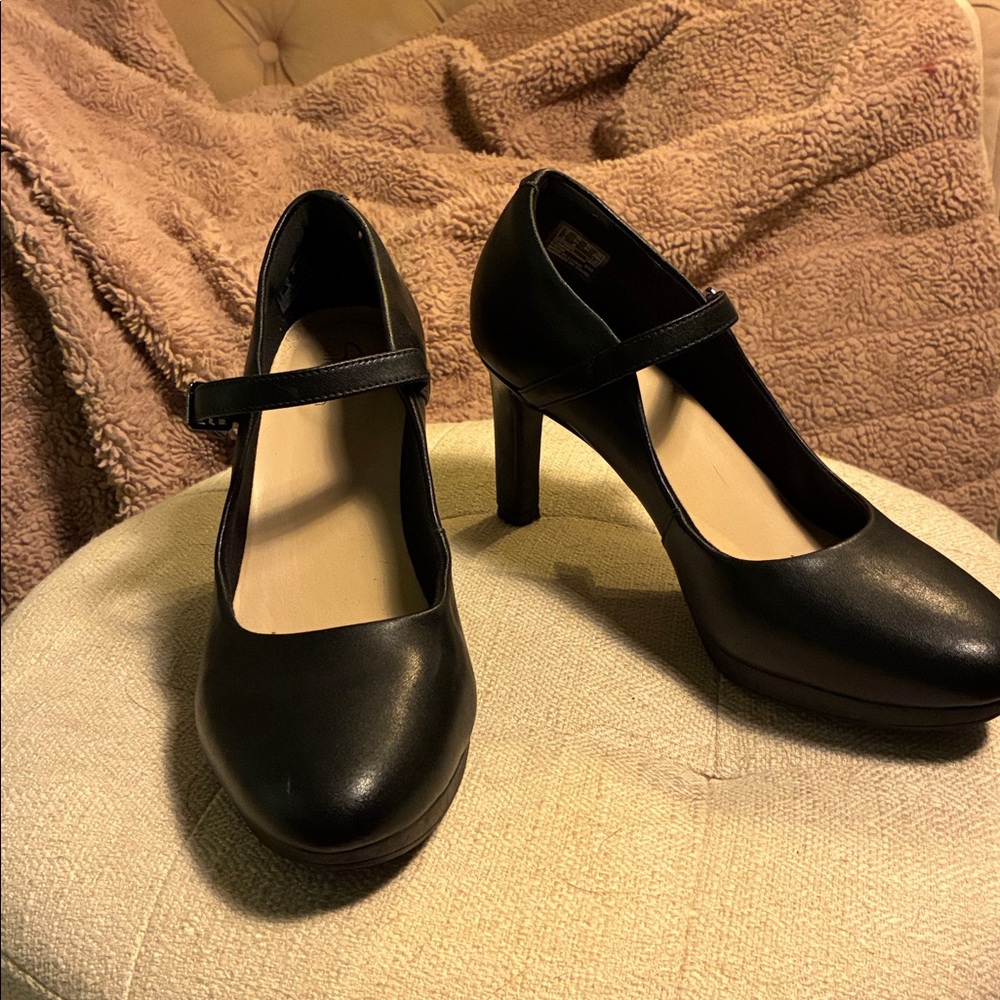 Clarks Black Ambyr Shine Mary Jane Heels